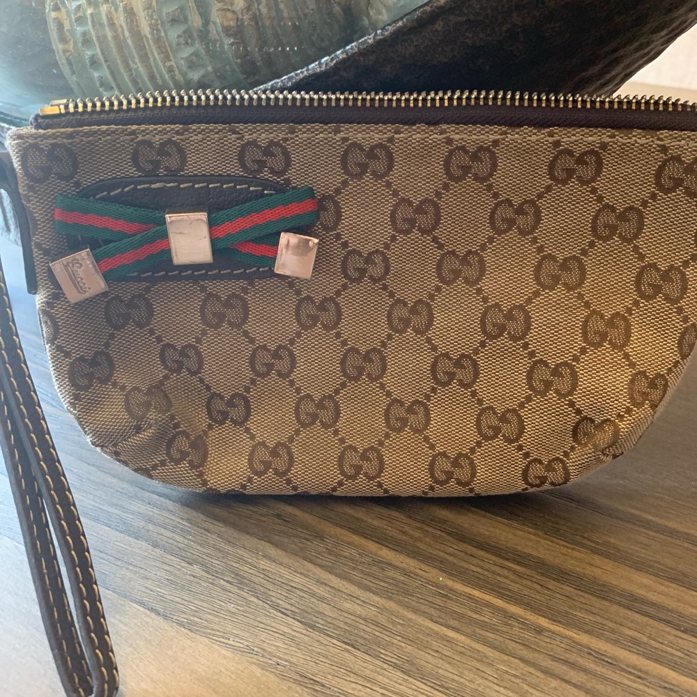 Vintage Gucci Bow Wristlet